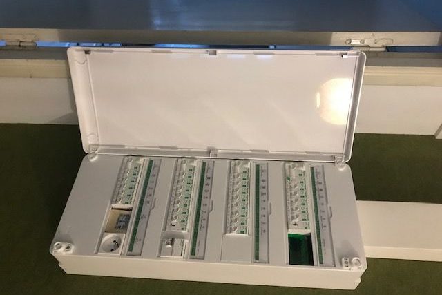 Tableau électrique neuf installé dans le cadre d'une rénovation électrique.